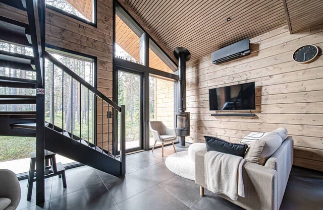 Levi Blackberry B by Aavalevi Holidays