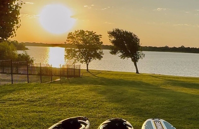 Lewisville Lakefront Home-hot tub-near Frisco/Dallas-Texas/Omni PGA Golf Course