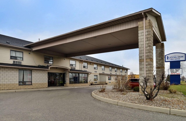 Lexington Inn & Suites Windsor