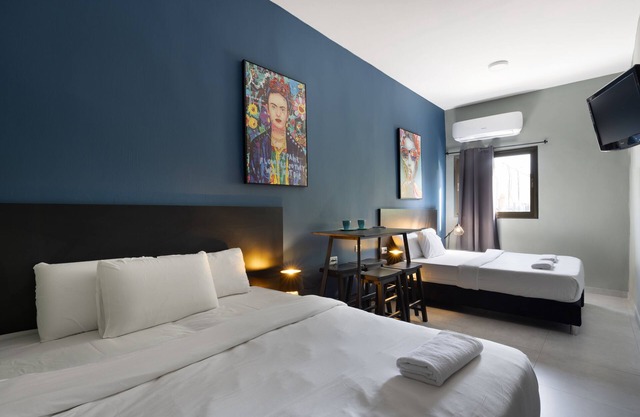 Liber Seashore Suites