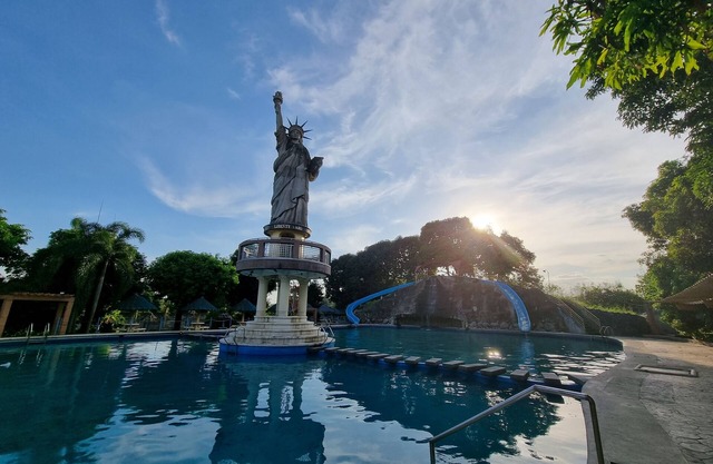 Libertyland Waterpark Resort