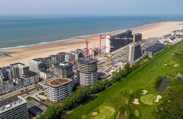 Lichtrijk 2-slaapkamerappartement met zeezicht en gratis parking