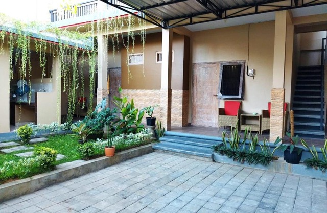 Lidah Lokal Guest House Singaraja
