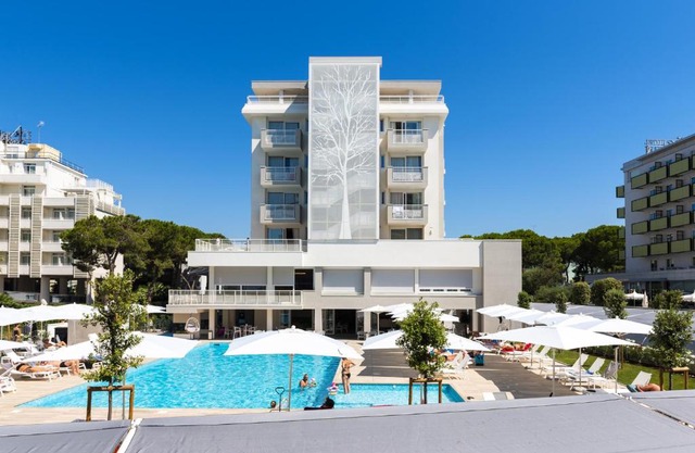 Life Hotel 4 Superior