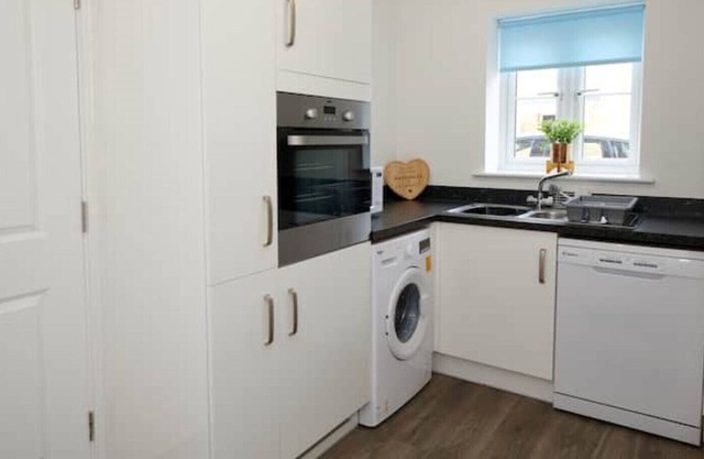 Light and Airy 3 Bed Home in Colchester!