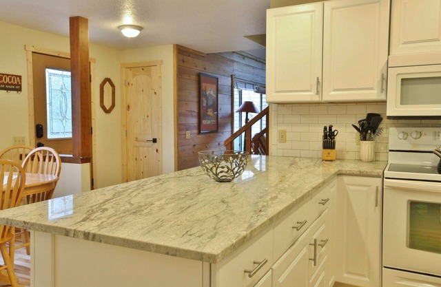 8 Ocio - Hogar luminoso y luminoso - Área tranquila, cocina y baños remodelados, pases SHARC