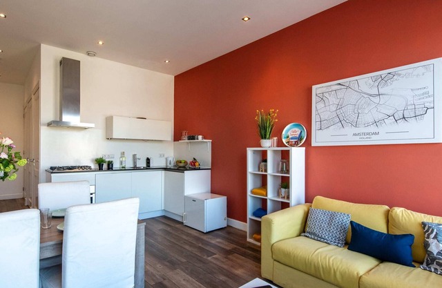 Light & charming apartment with private balcony