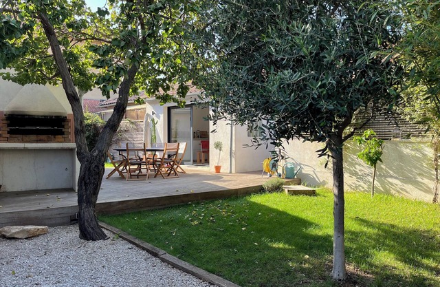 Light-filled house 5 minutes' walk from the sea