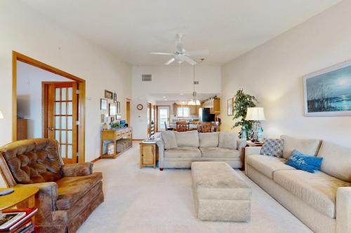 Lighthouse Cove Condo Resort: 418