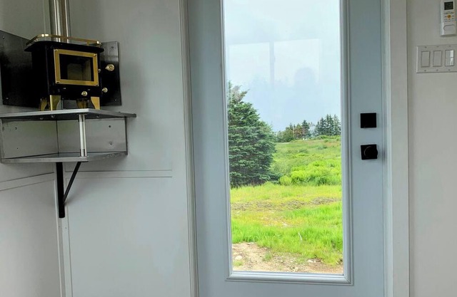 Lighthouse Tiny Home - Surf Western Head
