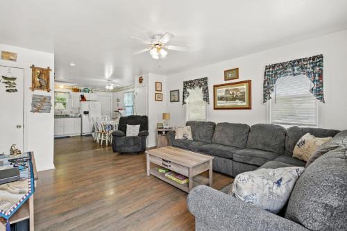 Lighthouse View - Water views & shared pool!