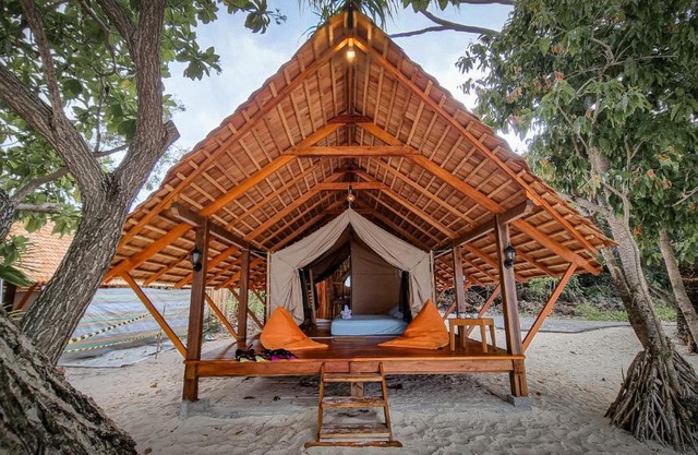 Lihaga Island & Beach Club
