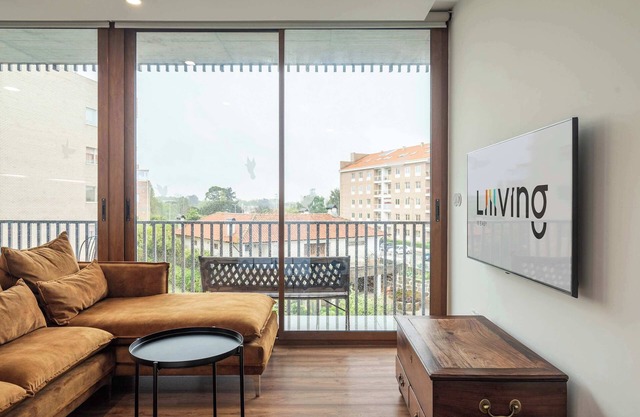 Liiiving in Matosinhos - Warm Vintage Apartment