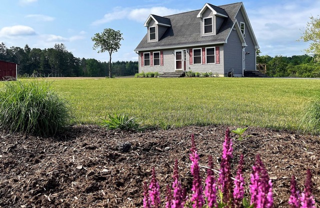 Like new, 5 min. to Cornell, vineyards, historic barns