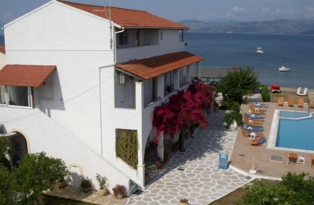 Likourgos beach apartments