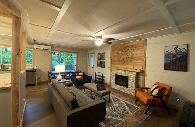 Lil Sugar Cottage - Little Sugar / Tunnel Vision Trail Access - Cozy!