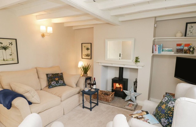 LILY COTTAGE, pet friendly, luxury holiday cottage in Sheriff Hutton