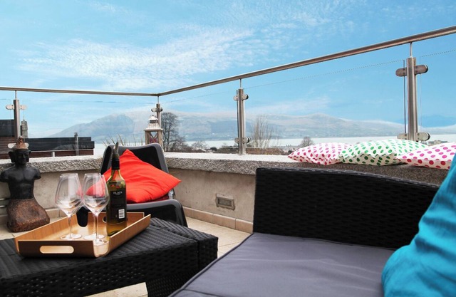 Limekiln Luxury Selfcatering house in the village sleeps 16