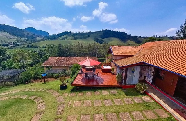 LINDA CASA EM SÃO BENTO DO SAPUCAI
