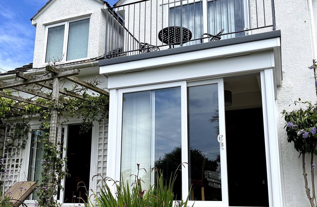 LINDEN LEA, character holiday cottage in Newton Ferrers