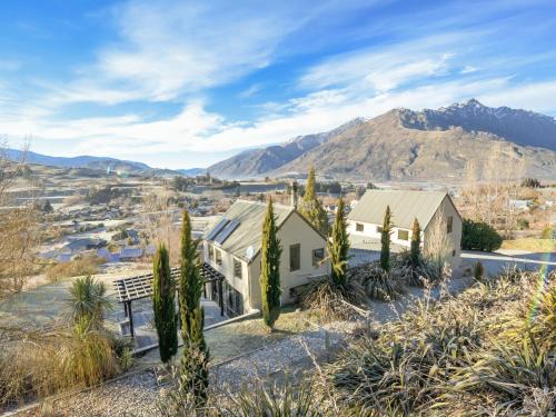 Lindmore Retreat & Spa - Luxury Family Home - Queenstown