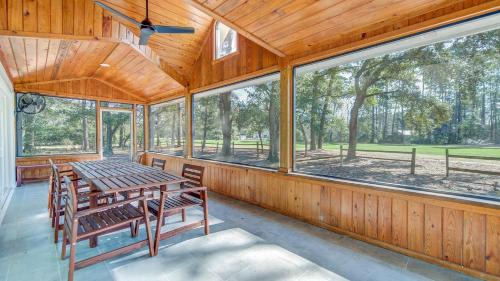 Litchfield Cottage home by Peace Vacations