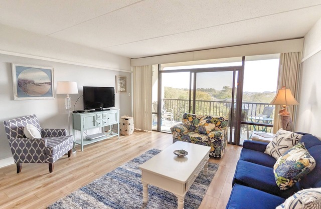 Litchfield Retreat 502 Second Row Condo - North Litchfield Beach - Community Po
