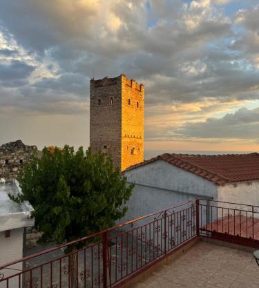 Lithos Areopoli Traditional House