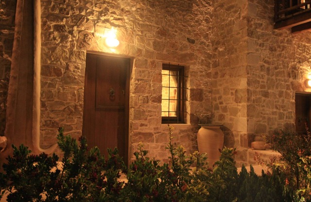 Lithos Traditional Houses
