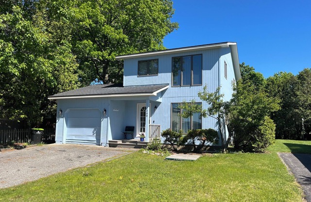 Little Bay Breeze: Charming Vacation Cottage in Petoskey
