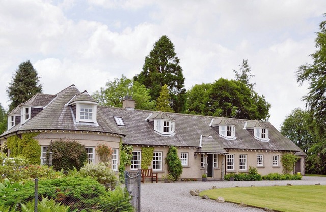 Alojamiento de 4 habitaciones en cerca de Banchory.