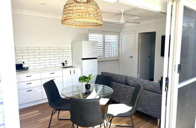 Little Boat Guesthouse - close to CBD, walk to restaurants, pets