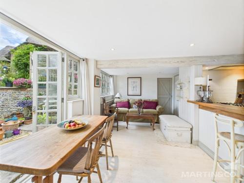 Little Brambles Coastal Retreat