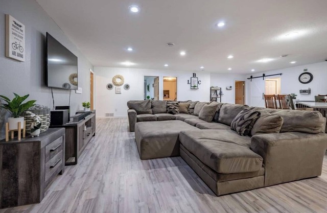 Little Buck Camp - Pet Friendly + Arcade - 4-Bedroom, 2-Bathroom