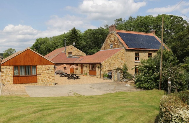 LITTLE BYRE COTTAGE, idónea para niños en Thirsk, Ref 19936