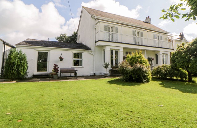 LITTLE CLAREMONT, pet friendly, with a garden in Yelverton