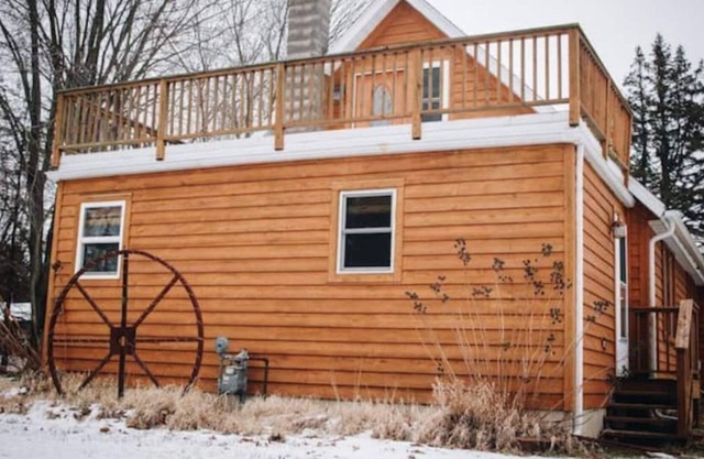 Little Farm Lakeview Studio