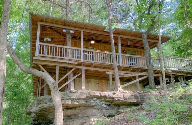 Little Fox Cottage ~ Rustic Modern Retreat for 2 w