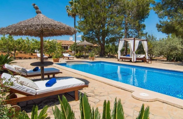 Little gem of a villa with a pool