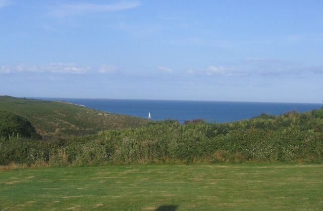 HERMOSA ISLA EN EL MAR, CASA PEQUEÑA, EXCELENTE VISTA AL MAR, PISCINA CLIMATIZADA