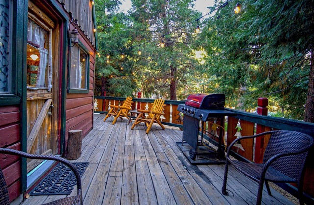 Little House on the Pond - Two-Bedroom | Two Beds | Full Bathroom | Sleeps Four