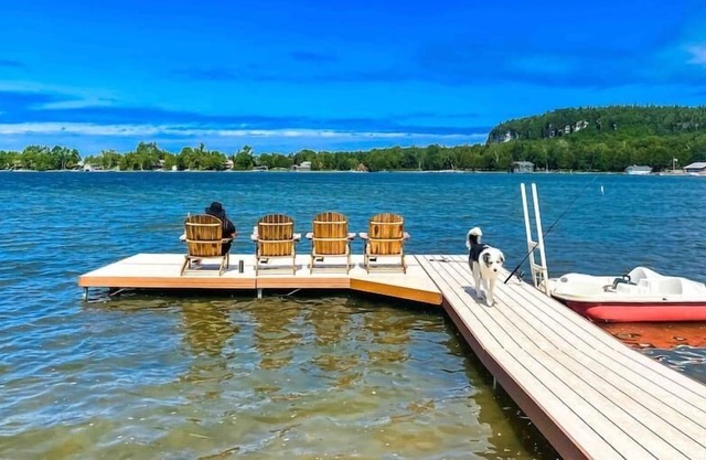 Little Lake Lookout: Beach, Views, Dock, Dogs!