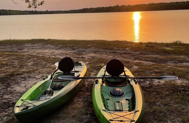Little Lakeside Retreat *BOAT RAMP ACCESS*