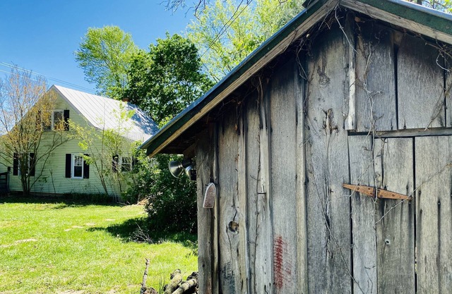 Little Mountain Farm House w/ North Mountain View