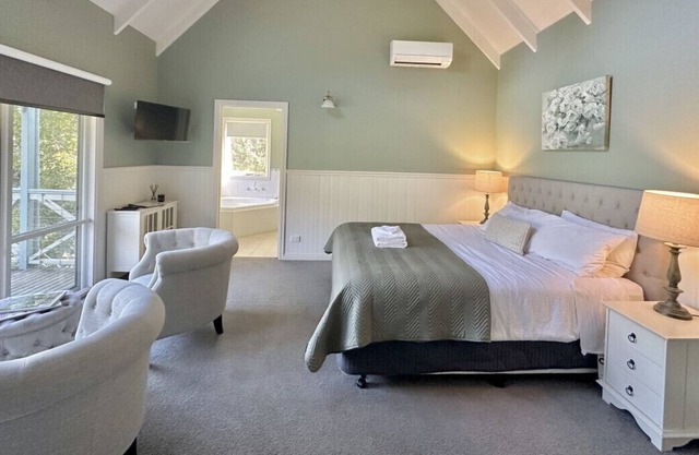 Little Plum Cottage - Apollo Bay Accommodation