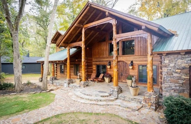 Little Red River Lodge - NEW RENTAL!