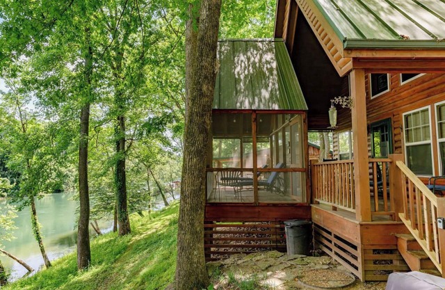 Little Red River Waterfront Cabin for a perfect fishing getaway!