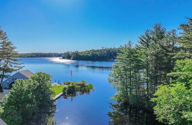 Little Sebago Lake Cottage with WiFi and AC - 5 Minutes to Windham Amenities
