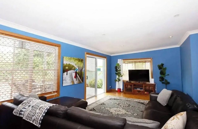 Live like a local on leafy Best street in central Wagga Wagga.