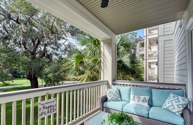 Live Oak!!! Great One level condo nestled under gorgeous live oak trees .